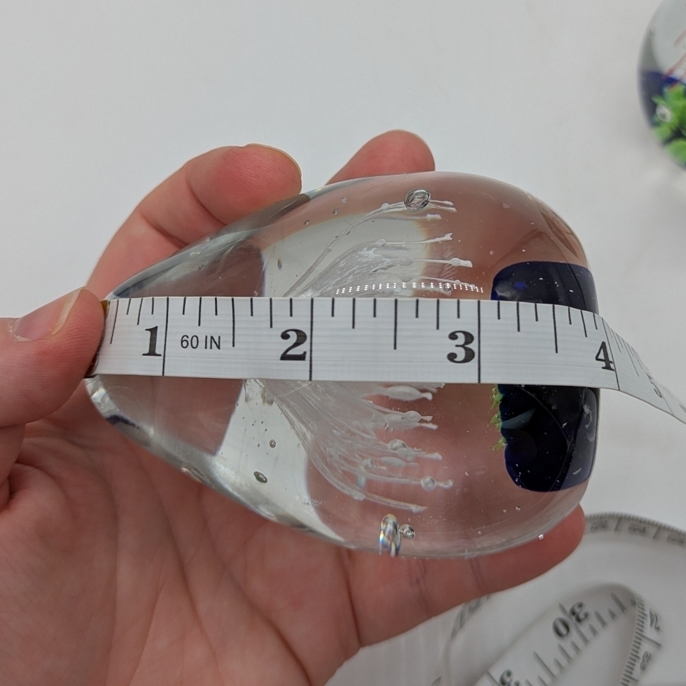 Set Of Two Paperweights - Picture 8 of 8